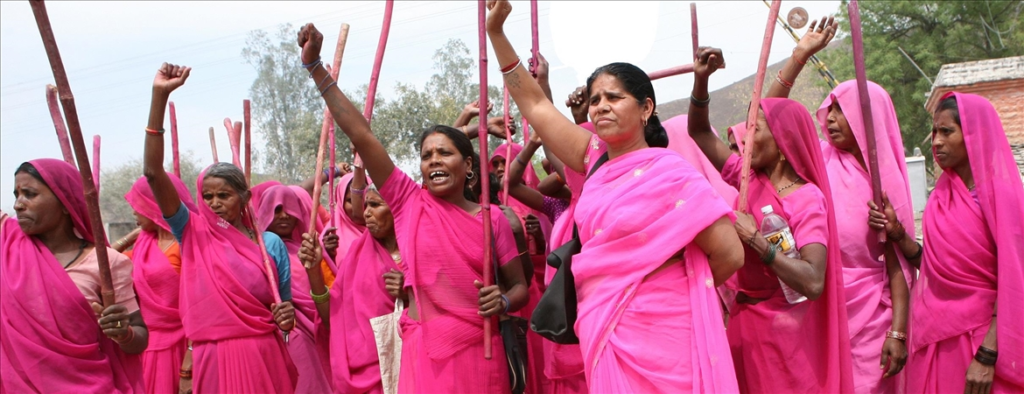 Hindistan-pembe-kadın-çete