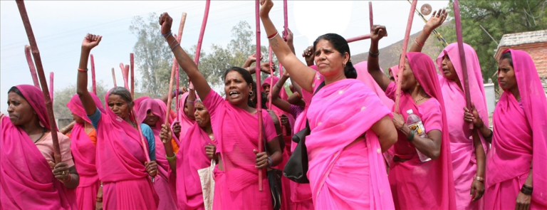 Hindistan-pembe-kadın-çete